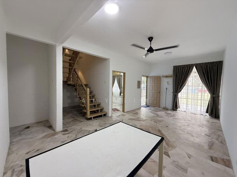 2-storey Terraced House for Rent in Usj 1 (Subang Jaya) - Amy Lim - Living Room - PropertyGuru.com.my
