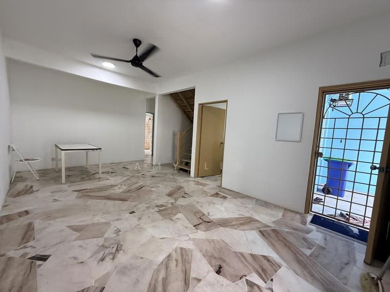 2-storey Terraced House for Rent in Usj 1 (Subang Jaya) - Amy Lim - Living Room - PropertyGuru.com.my