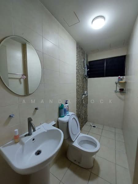 Pangsapuri untuk Dijual di Avilla Apartments - Amanda Lock - Bathroom - PropertyGuru.com.my