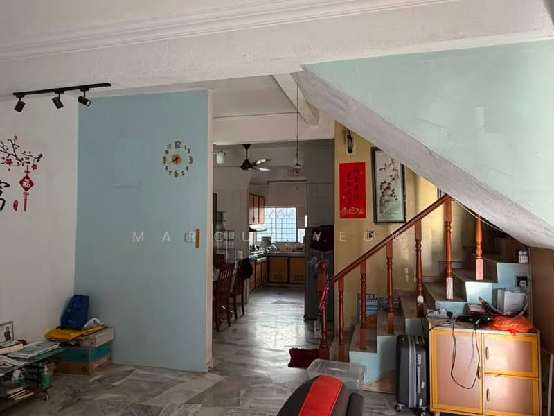 Rumah Teres 2 Tingkat untuk Dijual di Taman Layang Layang (Seremban) - Marcus Yeow - Living Room - PropertyGuru.com.my