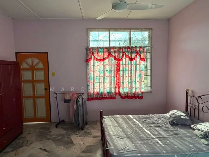 Rumah Teres 2 Tingkat untuk Dijual di Taman Layang Layang (Seremban) - Marcus Yeow - Bedroom - PropertyGuru.com.my