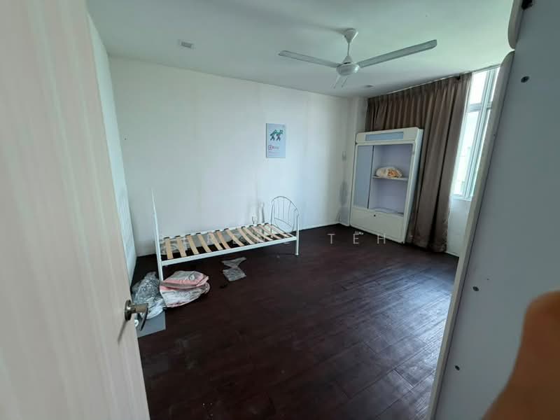 Shop for Rent in Taman Molek (Johor Bahru) - Serene Teh - Bedroom - PropertyGuru.com.my