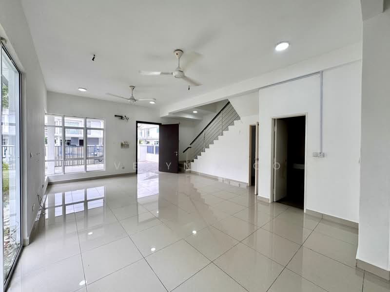 Semi-Detached House for Sale in Rawang (Selangor) - Evelyn Khoo - Living Room - PropertyGuru.com.my