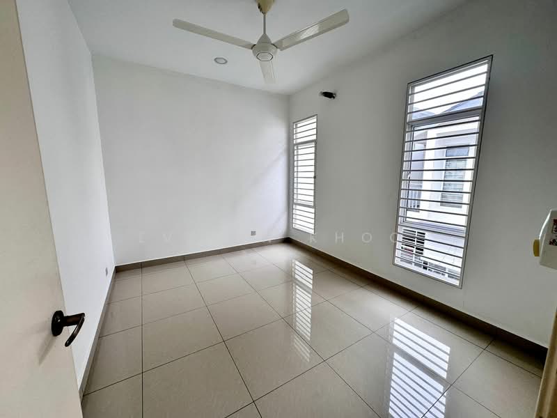 Semi-Detached House for Sale in Rawang (Selangor) - Evelyn Khoo - Room - PropertyGuru.com.my