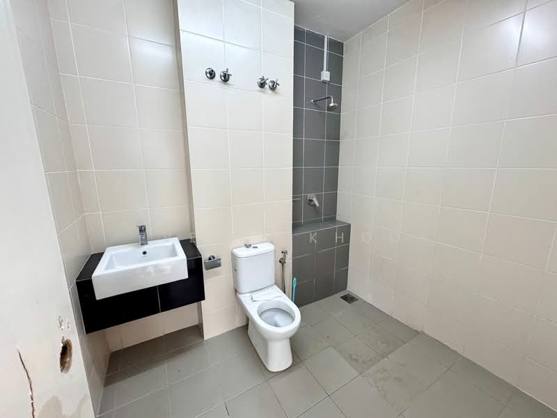 Semi-Detached House for Sale in Rawang (Selangor) - Evelyn Khoo - Bathroom - PropertyGuru.com.my