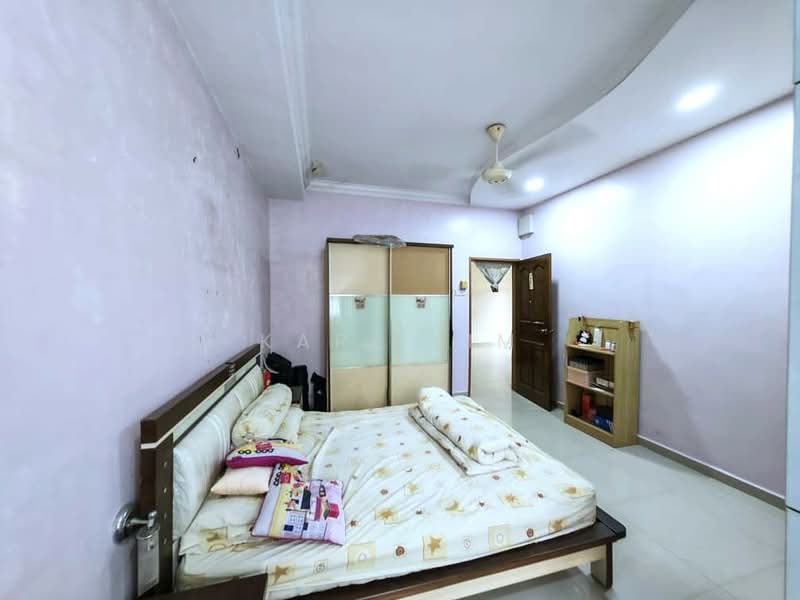 2-storey Terraced House for Sale in Taman Desa Tebrau (Tebrau) - Karl Lim - Bedroom - PropertyGuru.com.my