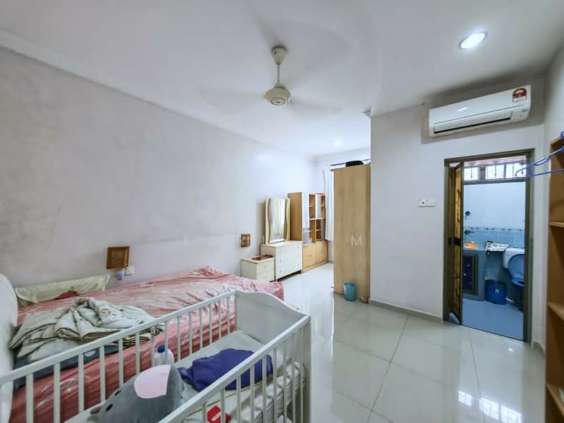 2-storey Terraced House for Sale in Taman Desa Tebrau (Tebrau) - Karl Lim - Bedroom - PropertyGuru.com.my