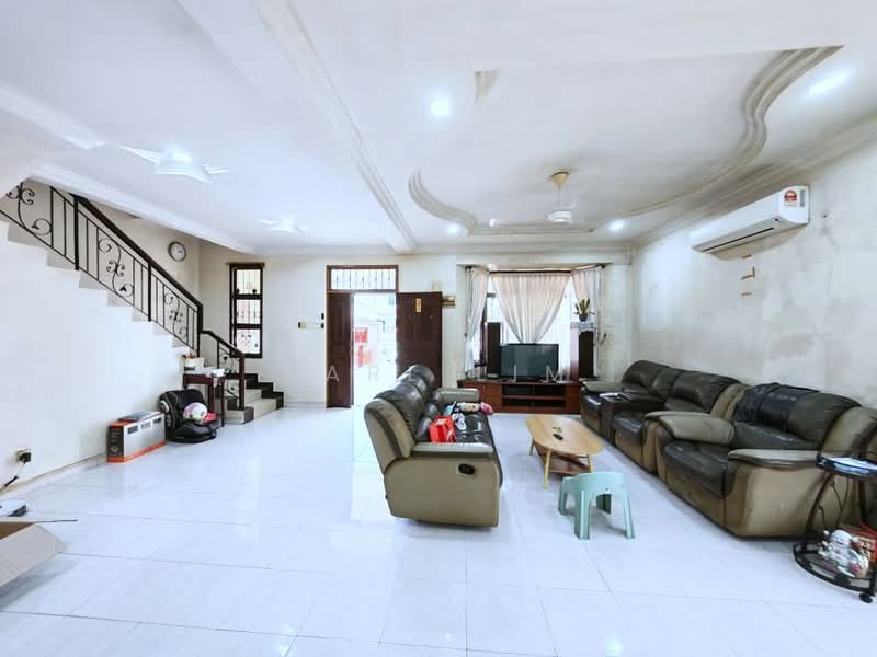 2-storey Terraced House for Sale in Taman Desa Tebrau (Tebrau) - Karl Lim - Living Room - PropertyGuru.com.my