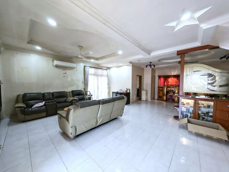 2-storey Terraced House for Sale in Taman Desa Tebrau (Tebrau) - Karl Lim - Living Room - PropertyGuru.com.my