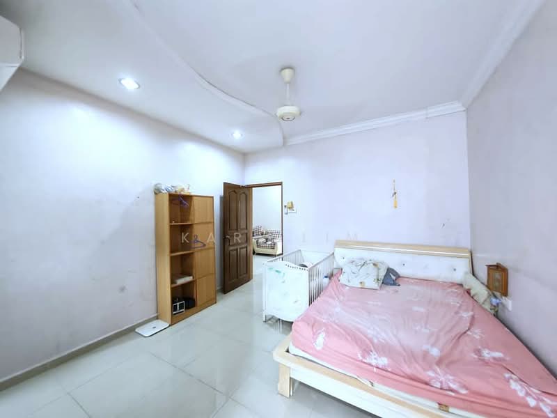 2-storey Terraced House for Sale in Taman Desa Tebrau (Tebrau) - Karl Lim - Bedroom - PropertyGuru.com.my