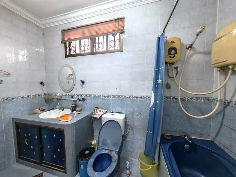 2-storey Terraced House for Sale in Taman Desa Tebrau (Tebrau) - Karl Lim - Bathroom - PropertyGuru.com.my