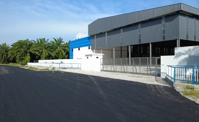Kilang untuk Disewa di Kampung Teluk Mengkuang (Telok Panglima Garang) - Edmund Goh - Exterior - PropertyGuru.com.my