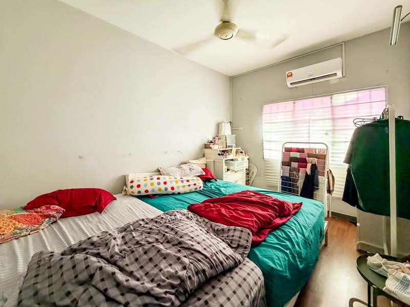 Pangsapuri untuk Dijual di Fairville - Adibah Salim - Bedroom - PropertyGuru.com.my
