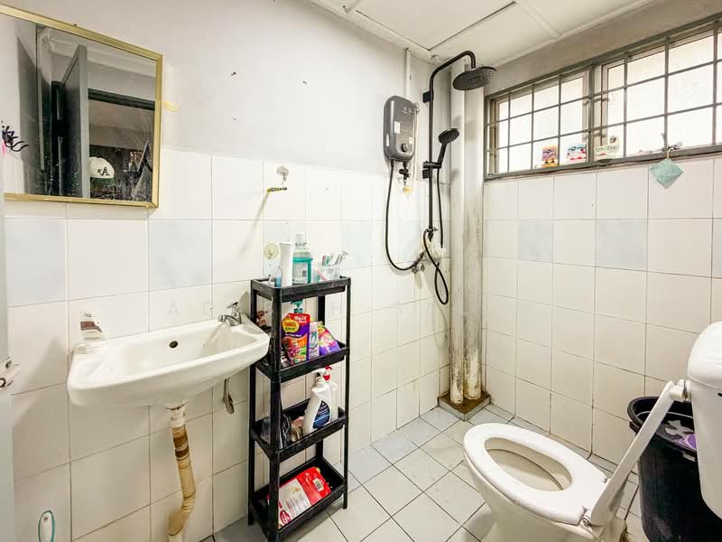 Pangsapuri untuk Dijual di Fairville - Adibah Salim - Bathroom - PropertyGuru.com.my