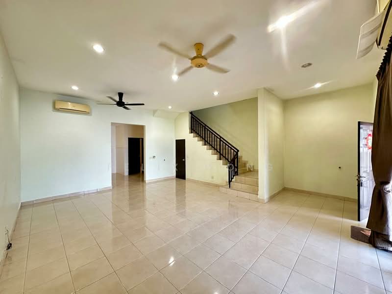 2-storey Terraced House for Sale in Shah Alam (Selangor) - Felix Wong - Living Room - PropertyGuru.com.my