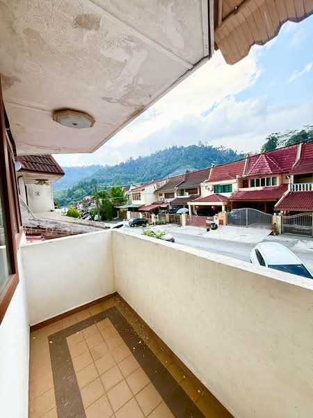 Rumah Teres 2 Tingkat untuk Dijual di Taman Mega Jaya (Ampang) - Mohd Nor Fahmi - Balcony - PropertyGuru.com.my