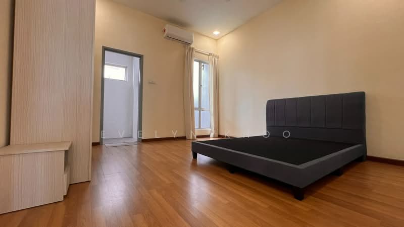 Semi-Detached House for Rent in Taman Anggun (Rawang) - Evelyn Khoo - Bedroom - PropertyGuru.com.my