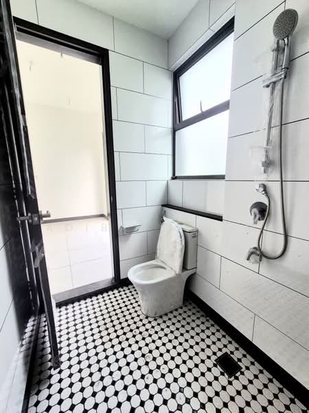 Semi-Detached House for Sale in Elmina (Shah Alam) - Adibah Salim - Bathroom - PropertyGuru.com.my
