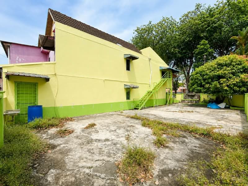 Rumah Teres 2 Tingkat untuk Dijual di Seksyen 19 (Shah Alam) - Azli Ibrahim - Exterior - PropertyGuru.com.my