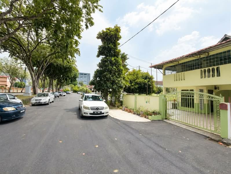 Rumah Teres 2 Tingkat untuk Dijual di Seksyen 19 (Shah Alam) - Azli Ibrahim - Exterior - PropertyGuru.com.my