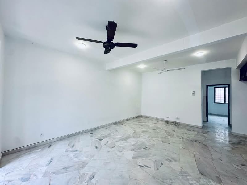 2-storey Terraced House for Sale in Alam Damai (Cheras) - Luqman Ramli - Living Room - PropertyGuru.com.my