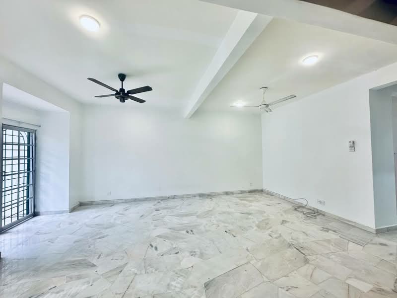 2-storey Terraced House for Sale in Alam Damai (Cheras) - Luqman Ramli - Living Room - PropertyGuru.com.my