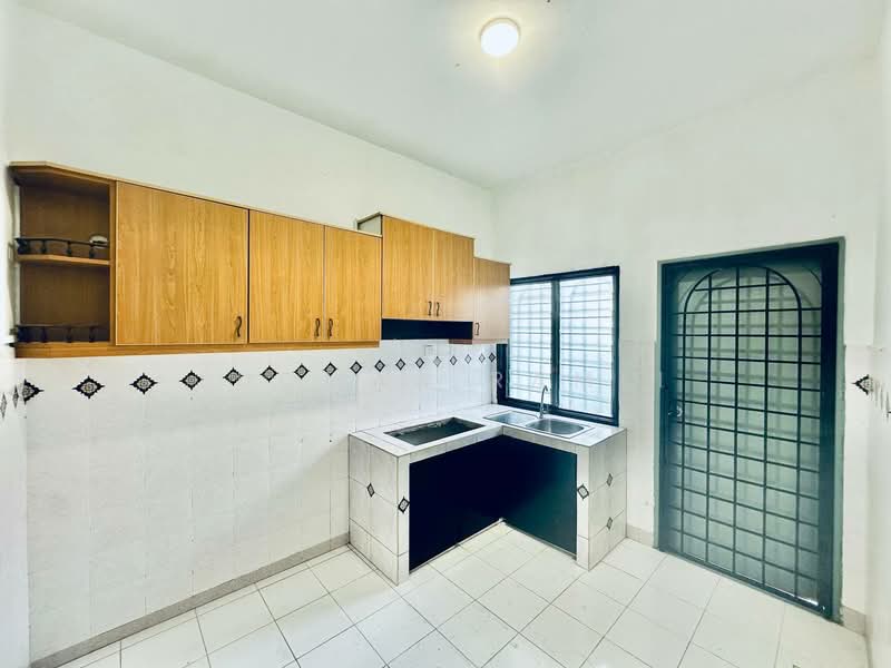 2-storey Terraced House for Sale in Alam Damai (Cheras) - Luqman Ramli - Kitchen - PropertyGuru.com.my