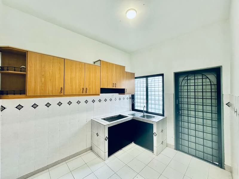 2-storey Terraced House for Sale in Alam Damai (Cheras) - Luqman Ramli - Kitchen - PropertyGuru.com.my