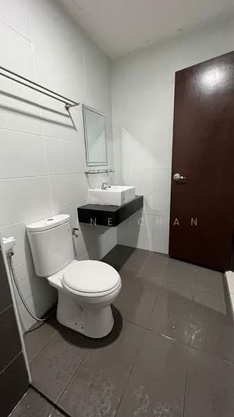 Servis Apartment untuk Disewa di KSL Residence @ Daya - Elaine Chan - Bathroom - PropertyGuru.com.my
