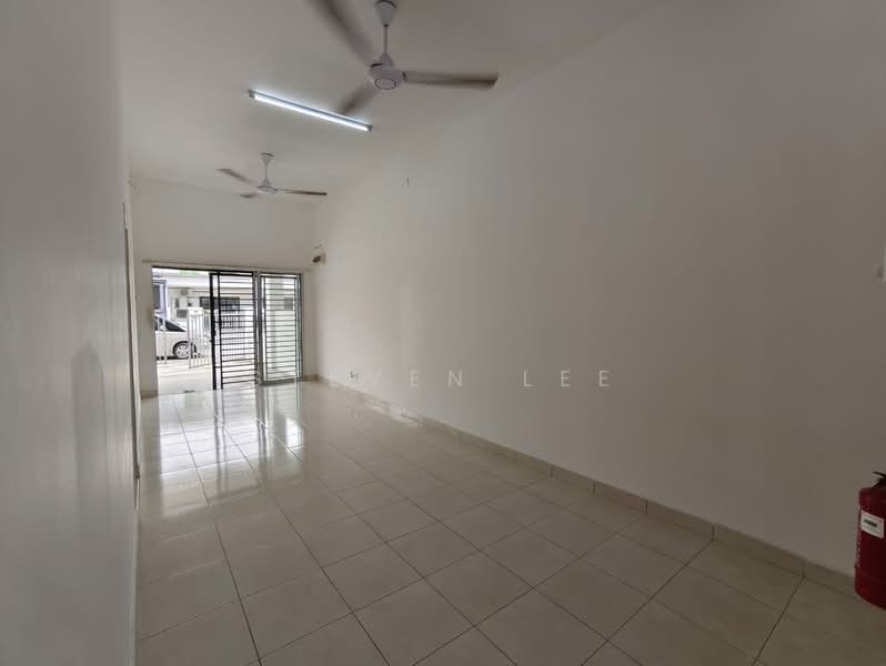 1-storey Terraced House for Sale in Rawang (Selangor) - Steven Lee - Living Room - PropertyGuru.com.my