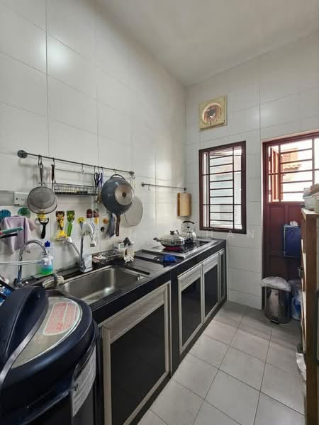 Rumah Teres 2 Tingkat untuk Dijual di Taman Setia Indah (Tebrau) - Elaine Chan - Kitchen - PropertyGuru.com.my