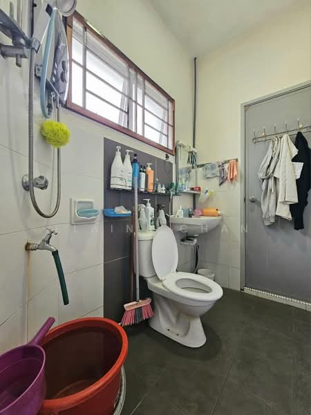 Rumah Teres 2 Tingkat untuk Dijual di Taman Setia Indah (Tebrau) - Elaine Chan - Bathroom - PropertyGuru.com.my