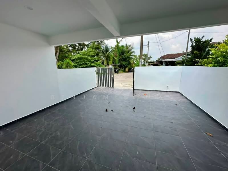Rumah Teres untuk Dijual di Taman Megah Ria (Masai) - Benjamin Ong - Exterior - PropertyGuru.com.my