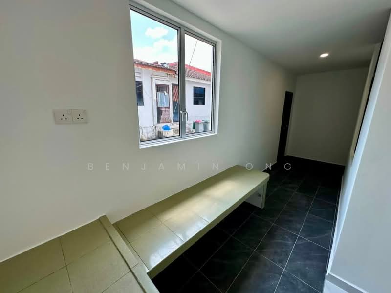 Rumah Teres untuk Dijual di Taman Megah Ria (Masai) - Benjamin Ong - Corridor - PropertyGuru.com.my