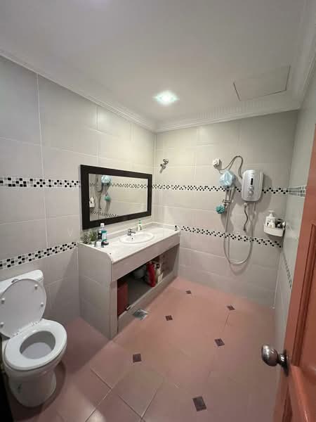 Rumah Teres 2-Tingkat untuk Dijual di Kepong Baru (Kepong) - Valerie Ng - Bathroom - PropertyGuru.com.my