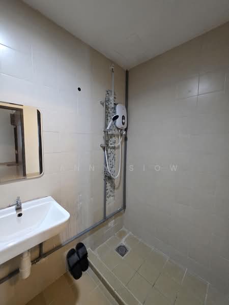 Condominium for Sale at Riana Green East - Yanny Siow - Bathroom - PropertyGuru.com.my