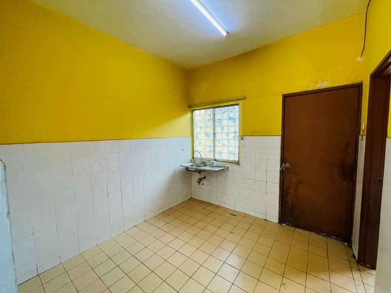 2-storey Terraced House for Sale in Kajang (Selangor) - Azli Ibrahim - Kitchen - PropertyGuru.com.my