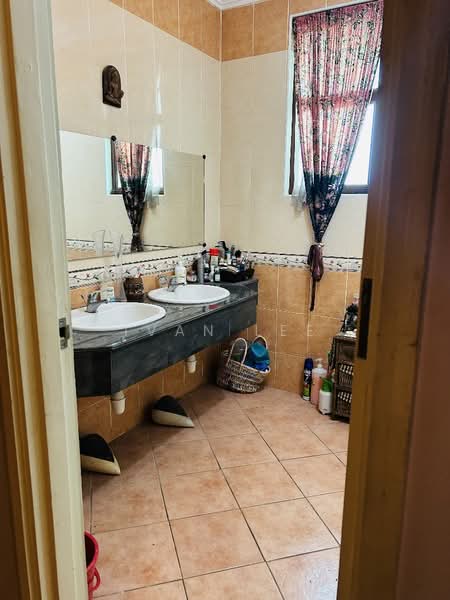 Rumah Banglo untuk Dijual di Aman Suria Damansara (Petaling Jaya) - Ivan Lee - Bathroom - PropertyGuru.com.my