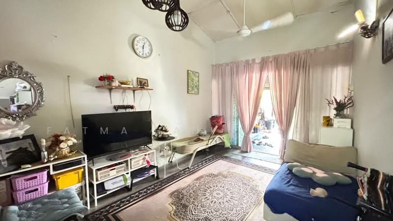 Rumah Teres 1 Tingkat untuk Dijual di Ampang Jaya (Ampang) - Fatma Hani Hussin - Living Room - PropertyGuru.com.my