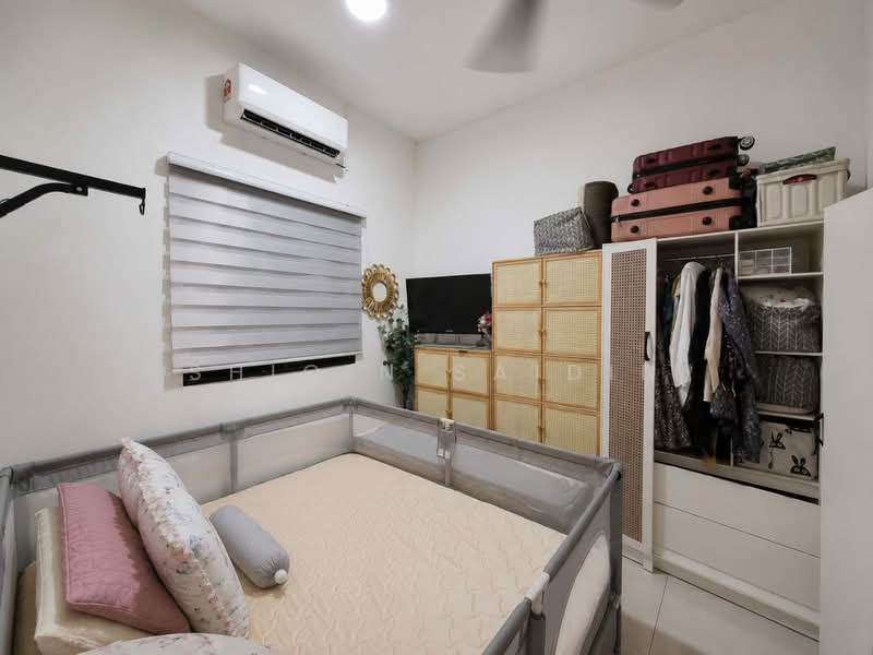 1-storey Terraced House for Sale in Alam Suria (Puncak Alam) - Shiqin Saidin - Bedroom - PropertyGuru.com.my