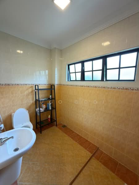 Rumah Banglo untuk Disewa di Country Heights (Kajang) - Hugo Gooi - Bathroom - PropertyGuru.com.my