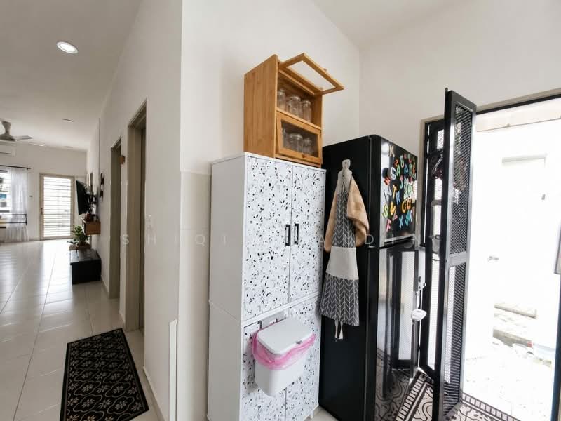 1-storey Terraced House for Sale in Alam Suria (Puncak Alam) - Shiqin Saidin - Corridor - PropertyGuru.com.my
