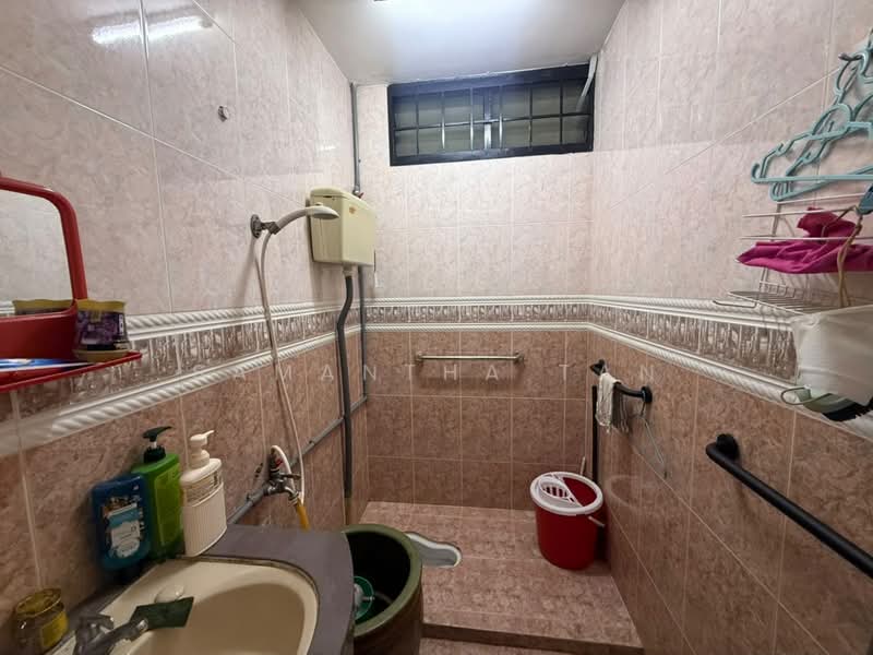 Rumah Teres 1 Tingkat untuk Dijual di Taman Skudai Baru (Skudai) - Samantha Tan - Bathroom - PropertyGuru.com.my