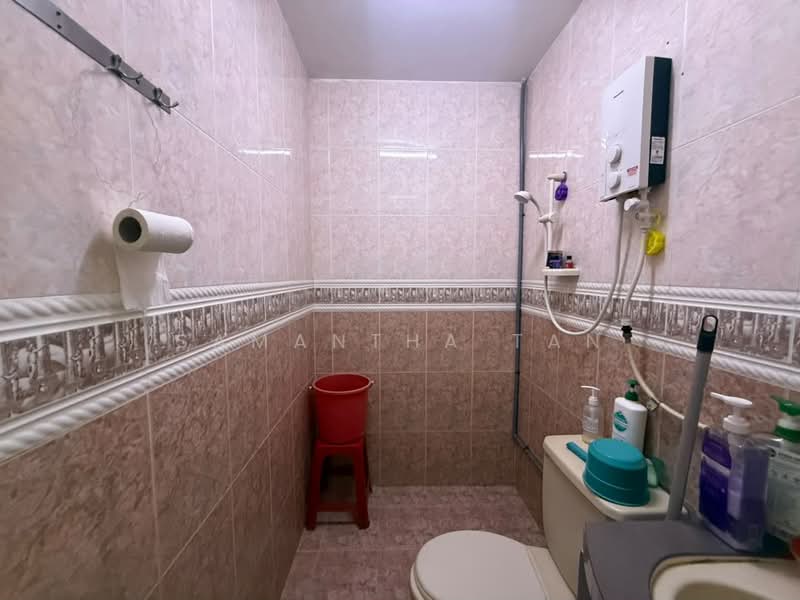 Rumah Teres 1 Tingkat untuk Dijual di Taman Skudai Baru (Skudai) - Samantha Tan - Bathroom - PropertyGuru.com.my