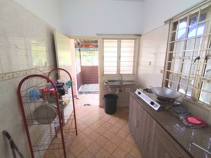 2-storey Terraced House for Sale in Shah Alam (Selangor) - Nur Alia Omar - Kitchen - PropertyGuru.com.my