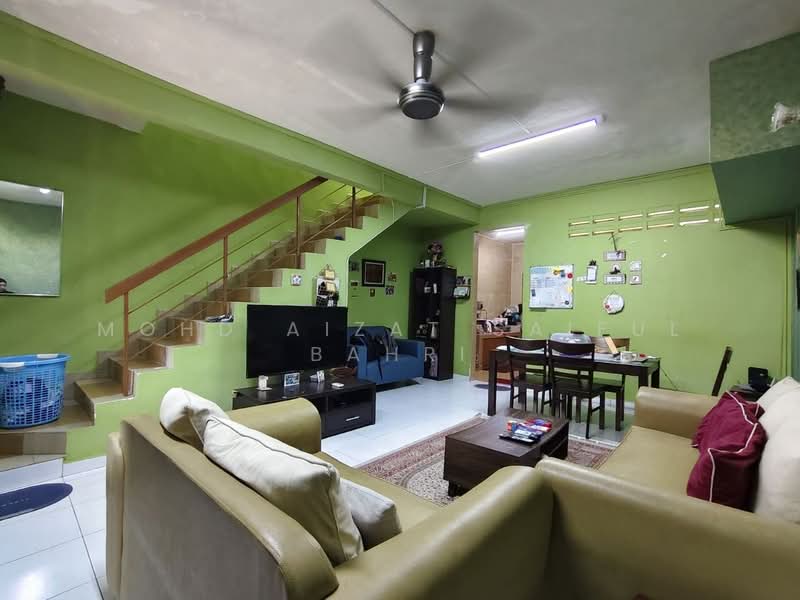 Rumah Teres 2 Tingkat untuk Dijual di Taman Sri Rampai (Wangsa Maju) - Mohd Aizat Saiful Bahri - Living Room - PropertyGuru.com.my