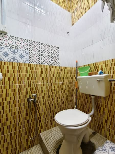 Rumah Teres 2 Tingkat untuk Dijual di Taman Sri Rampai (Wangsa Maju) - Mohd Aizat Saiful Bahri - Bathroom - PropertyGuru.com.my