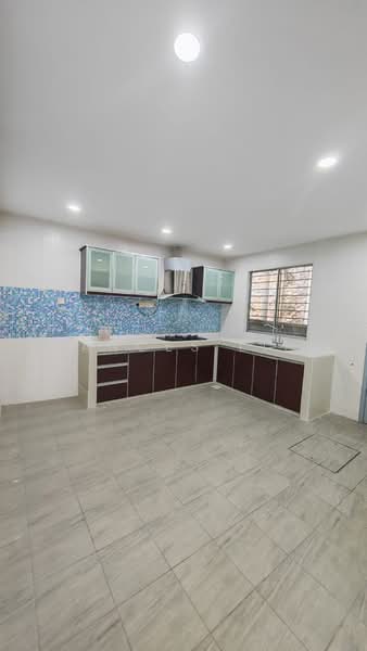 2-storey Terraced House for Sale in Bandar Putra Permai (Seri Kembangan) - Frances Liew - Kitchen - PropertyGuru.com.my