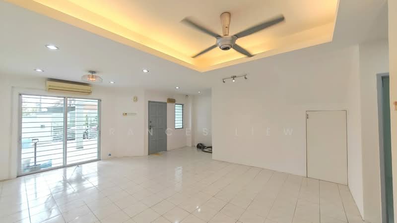 2-storey Terraced House for Sale in Bandar Putra Permai (Seri Kembangan) - Frances Liew - Living Room - PropertyGuru.com.my