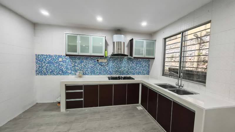 2-storey Terraced House for Sale in Bandar Putra Permai (Seri Kembangan) - Frances Liew - Kitchen - PropertyGuru.com.my